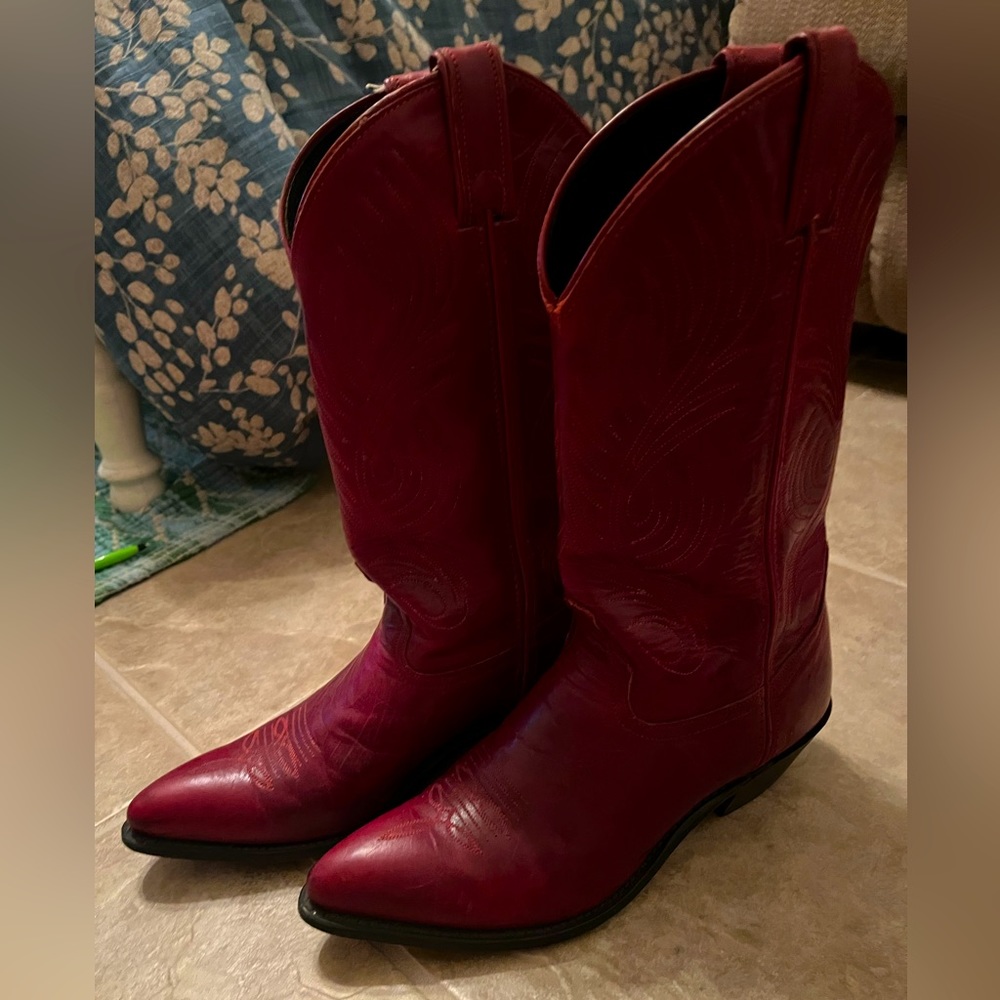 Women’s deep red Conor boots.